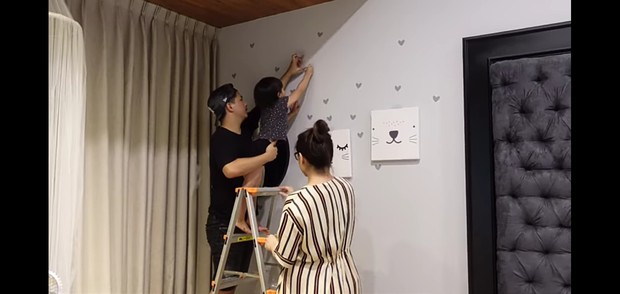 Dekorasi kamar anak kedua Chelsea Olivia dan Glenn Alinskie.