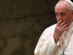Paus Fransiskus Tak Minta Maaf soal Temuan 215 Jasad Anak