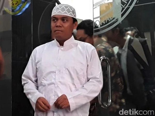Melihat Lagi Sepak Terjang Gus Nur yang Kini Diamankan Bareskrim