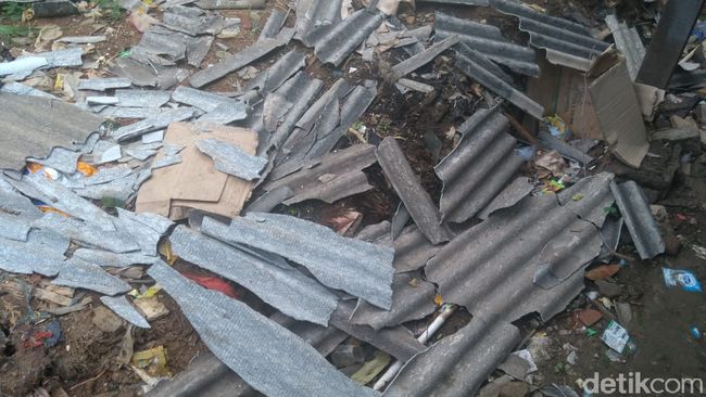 Diterjang Puting Beliung di Bekasi, Begini Kondisi Rumah Warga Diterjang Puting Beliung di Bekasi, Begini Kondisi Rumah Warga