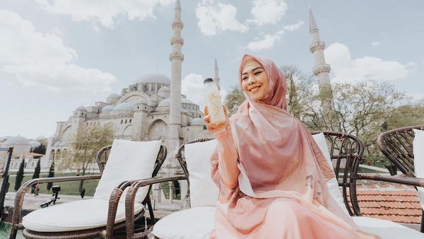 Kurma Muda dan Jus Lemon, Kudapan Favorit Oki Setiana Dewi