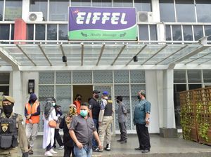 Pintu Luar Digembok, Ini Cara Griya Pijat Eiffel Tangsel Beroperasi Saat PSBB Pintu Luar Digembok, Ini Cara Griya Pijat Eiffel Tangsel Beroperasi Saat PSBB