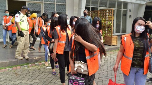 Langgar PSBB, Belasan Terapis Griya Pijat Dirazia di Tangsel