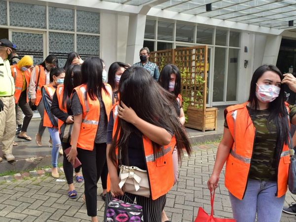 Langgar PSBB, Belasan Terapis Griya Pijat Dirazia di Tangsel