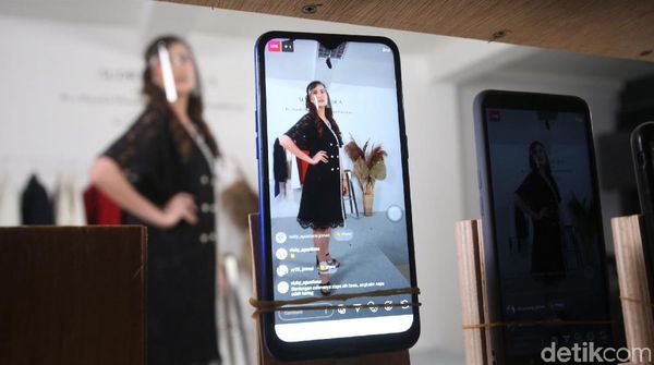 Melihat Gelaran Fashion Show Secara Daring di Masa Pandemi