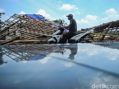 Ratusan Rumah di Bekasi Rusak Imbas Hantaman Puting Beliung