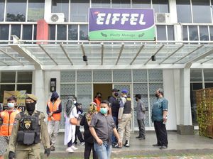 Razia Griya Pijat Saat PSBB Tangsel, Terapis Bugil-Alat Bong Ditemukan Razia Griya Pijat Saat PSBB Tangsel, Terapis Bugil-Alat Bong Ditemukan