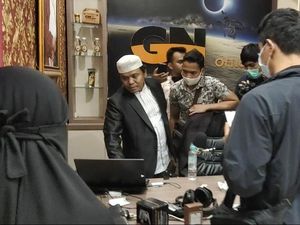 Pengacara Protes Prosedur Penangkapan Gus Nur Pengacara Protes Prosedur Penangkapan Gus Nur