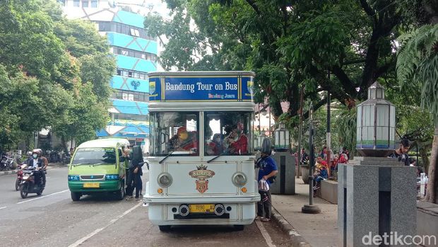 Bandung Tour On Bus (Bandros)