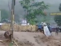 Banjir Bandang Terjang Ciparay Bandung, 152 KK Terkena Dampak