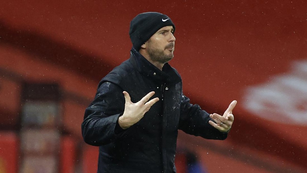 Frank Lampard geram Chelsea tak diberi hadiah penalti saat lawan MU. (Foto: Getty Images/Pool)