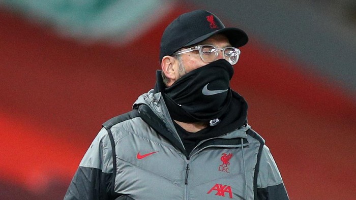 LIVERPOOL, ENGLAND - OCTOBER 24: Jurgen Klopp, Manager of Liverpool looks on during the Premier League match between Liverpool and Sheffield United at Anfield on October 24, 2020 in Liverpool, England. Sporting stadiums around the UK remain under strict restrictions due to the Coronavirus Pandemic as Government social distancing laws prohibit fans inside venues resulting in games being played behind closed doors. (Photo by Peter Byrne - Pool/Getty Images)