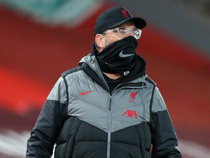 LIVERPOOL, ENGLAND - OCTOBER 24: Jurgen Klopp, Manager of Liverpool looks on during the Premier League match between Liverpool and Sheffield United at Anfield on October 24, 2020 in Liverpool, England. Sporting stadiums around the UK remain under strict restrictions due to the Coronavirus Pandemic as Government social distancing laws prohibit fans inside venues resulting in games being played behind closed doors. (Photo by Peter Byrne - Pool/Getty Images)