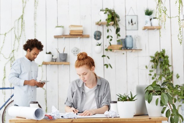 Keuntungan kuliah sambil freelance memperdalam keahlian/Freepik.com