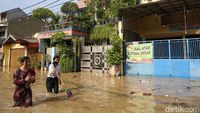 Potret Banjir Pagi Ini di Perumahan Pondok Gede Permai Bekasi