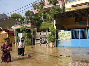 Potret Banjir Pagi Ini di Perumahan Pondok Gede Permai Bekasi Potret Banjir Pagi Ini di Perumahan Pondok Gede Permai Bekasi