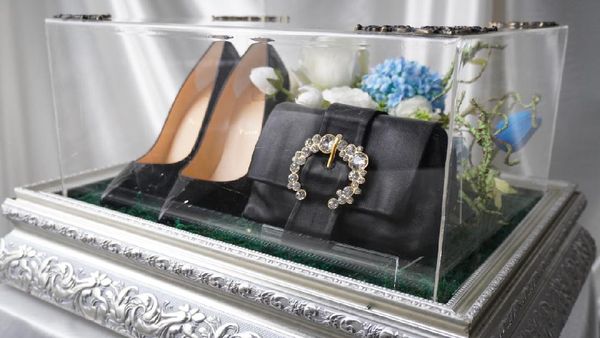 Uniknya Seserahan Kevin Aprilio-Vicy Melanie, Kue Wajik Hingga Sepatu Mewah