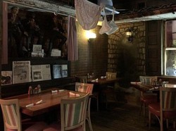 Hiii! Hantu-hantu Ini Terekam CCTV Usil di Restoran