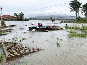 Topan Molave Bikin Filipina Diterjang Banjir Topan Molave Bikin Filipina Diterjang Banjir