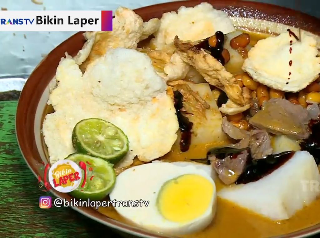 Bikin Laper! Kepincut Enaknya Lontong dan Mie Kari Legendaris Bikin Laper! Kepincut Enaknya Lontong dan Mie Kari Legendaris