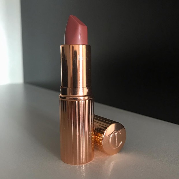 Lipstik ala Emily Cooper