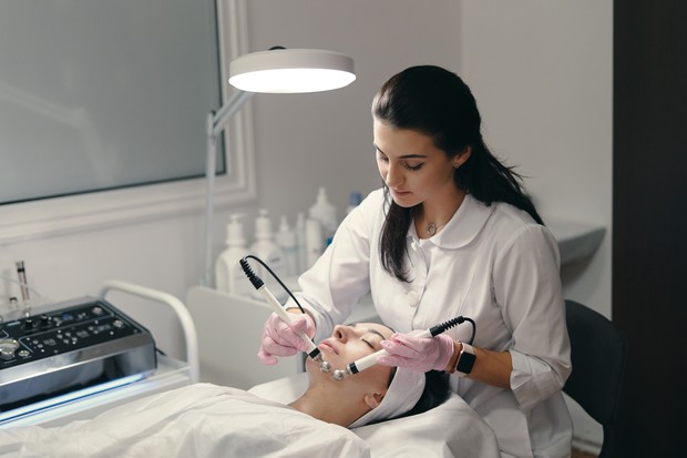 Kamu harus tahu waktu yang cocok untuk mengunjungi dermatologis.