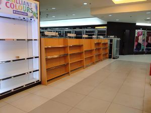 Jelang Tutupnya Gramedia Taman Anggrek, Rak-rak Buku Kosong