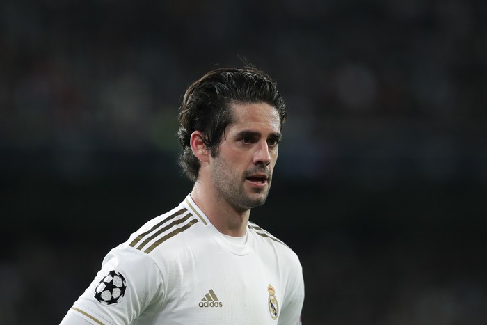 MADRID, SPAIN - FEBRUARY 26: Francisco Roman Alarcon alias Isco of Real Madrid CF reacts during the UEFA Champions League round of 16 first leg match between Real Madrid and Manchester City at Bernabeu on February 26, 2020 in Madrid, Spain. (Photo by Gonzalo Arroyo Moreno/Getty Images)