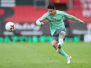 Fans Liverpool Tuding Carlo Ancelotti Bohong soal James Rodriguez Fans Liverpool Tuding Carlo Ancelotti Bohong soal James Rodriguez