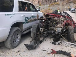 Ngeri! Detik-detik Jeep Wrangler Terguling dari Jurang