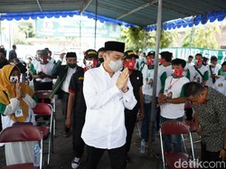 Cabup Sidoarjo Ini Rancang Program Paket Bantuan Pangan Lansia Sebatangkara