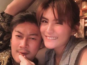 Kemesraan Angela Lee dan Suami yang Malam Pertama bak Gempa 10 SR Kemesraan Angela Lee dan Suami yang Malam Pertama bak Gempa 10 SR