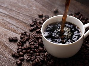 Khasiat Minum Kopi Hitam di Pagi Hari Bisa Turunkan Berat Badan Khasiat Minum Kopi Hitam di Pagi Hari Bisa Turunkan Berat Badan