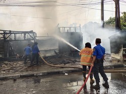 8 Kios Penjual Nasi-Bengkel di Cianjur Ludes Terbakar