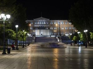 Begini Lengangnya Yunani saat Jam Malam