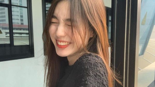 Love Pattranite Aktris Thailand yang Mungil Menggemaskan