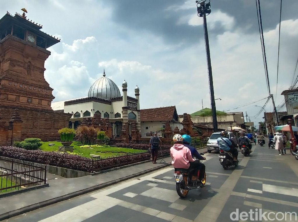 Kasus Corona di Kudus Terus Naik Dipicu Wisata Tak Terapkan Prokes Kasus Corona di Kudus Terus Naik Dipicu Wisata Tak Terapkan Prokes