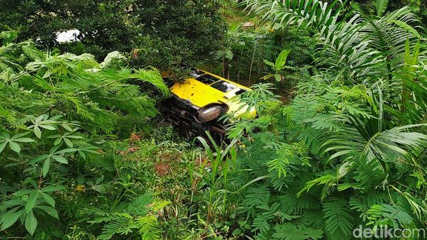 Mobil Elf Masuk Jurang di Ciamis, 1 Orang Tewas