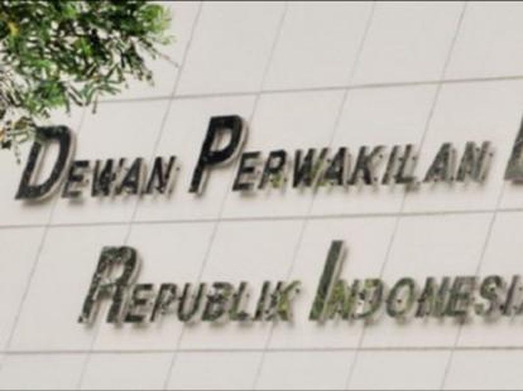 Perluasan Wewenang DPD untuk Optimalisasi Desentralisasi Perluasan Wewenang DPD untuk Optimalisasi Desentralisasi