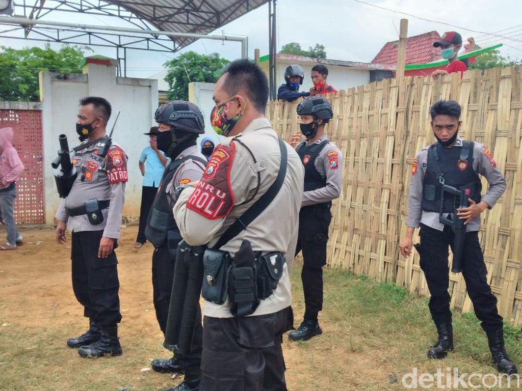 Bikin Kerumunan, Ajang Karapan Sapi di Sumenep Dibubarkan Polisi Bikin Kerumunan, Ajang Karapan Sapi di Sumenep Dibubarkan Polisi