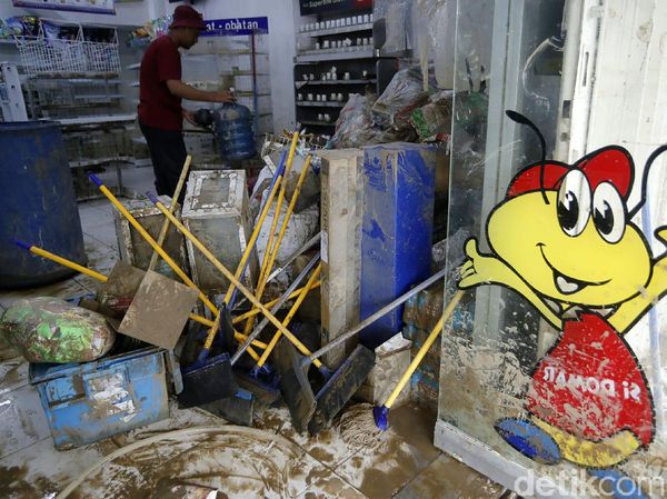 Begini Kondisi Villa Nusa Indah Bekasi Usai Diterjang Banjir Begini Kondisi Villa Nusa Indah Bekasi Usai Diterjang Banjir