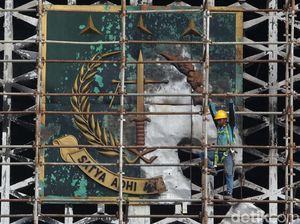 Gedung Utama Kejagung Mulai Dibongkar Pascakebakaran Gedung Utama Kejagung Mulai Dibongkar Pascakebakaran