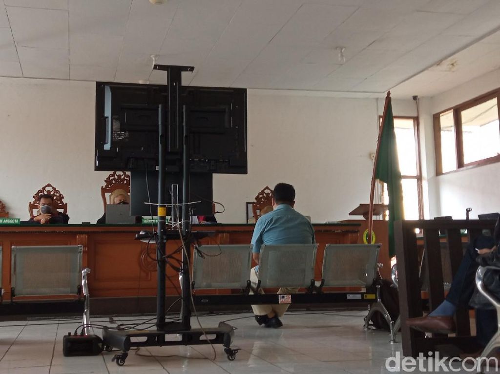 Korupsi RTH, 2 Eks Anggota DPRD Bandung Divonis 5 dan 6 Tahun Bui Korupsi RTH, 2 Eks Anggota DPRD Bandung Divonis 5 dan 6 Tahun Bui