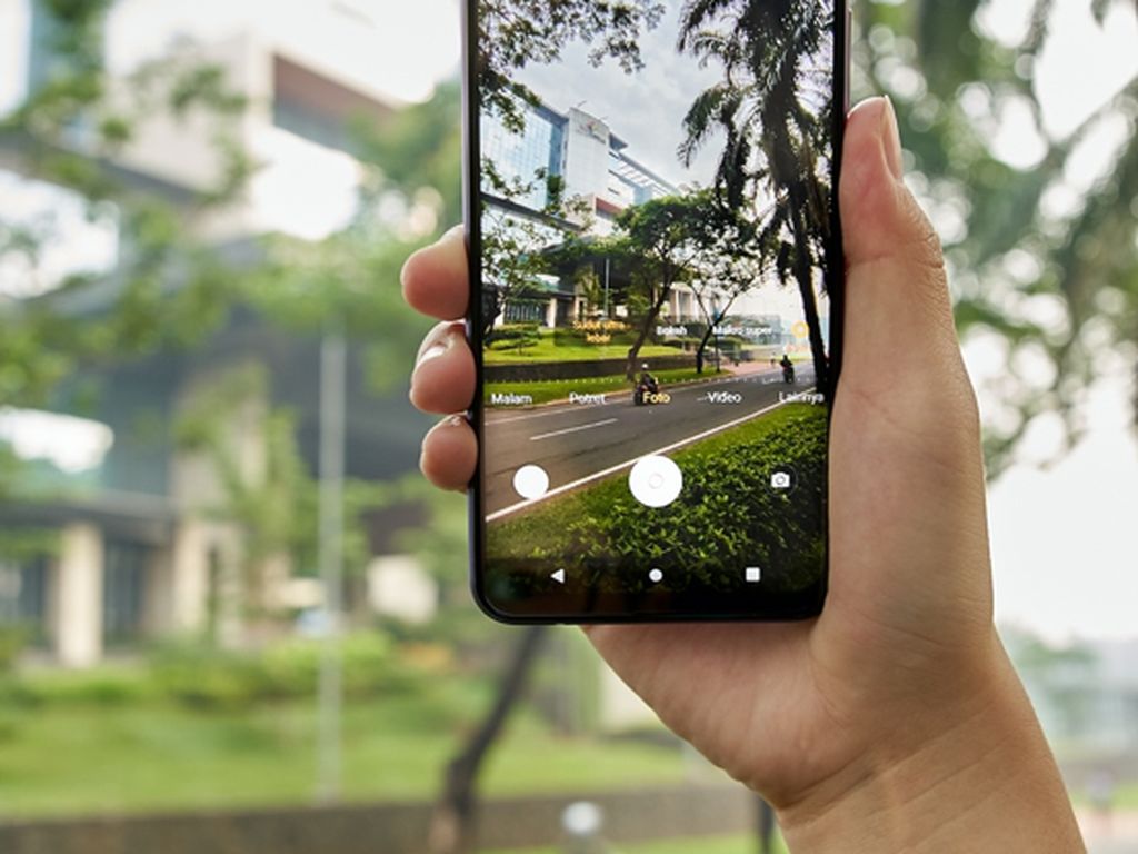 Foto-Video Tetap Fokus & Stabil dengan Motion Autofocus Vivo V20 Foto-Video Tetap Fokus & Stabil dengan Motion Autofocus Vivo V20