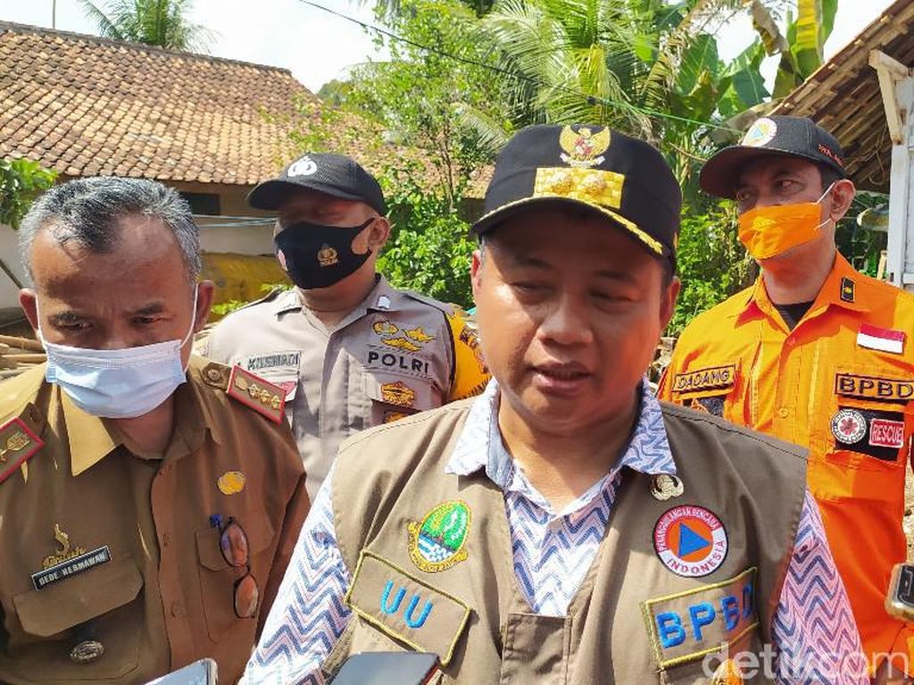 Wagub Uu: Wisatawan ke Jabar Harus Terapkan Protokol Kesehatan Wagub Uu: Wisatawan ke Jabar Harus Terapkan Protokol Kesehatan