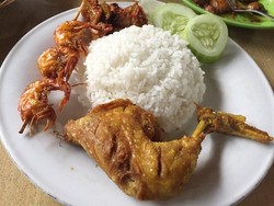 Kalori Ayam Goreng Bagian Paha dan Dada, Mana yang Lebih Besar?