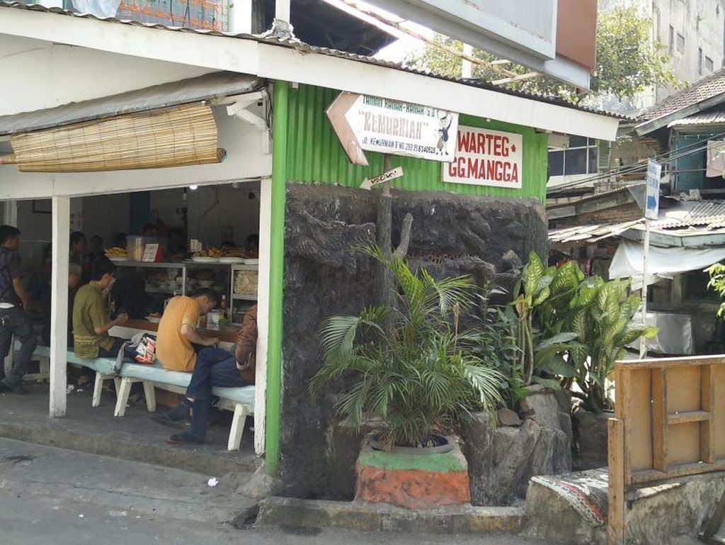 5 Tempat Makan dalam Gang Nyempil Ini Laris Manis 5 Tempat Makan dalam Gang Nyempil Ini Laris Manis