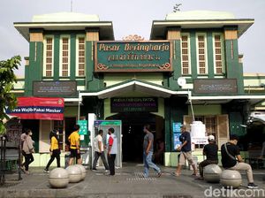 Pemkot Yogya Evaluasi Pemutaran Indonesia Raya di Pasar Beringharjo Pemkot Yogya Evaluasi Pemutaran Indonesia Raya di Pasar Beringharjo