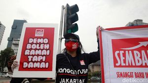 Aksi Simpatik Unjuk Rasa Damai