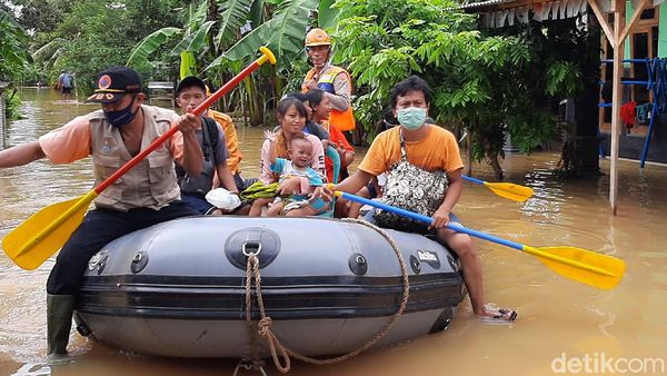 Banjir Rendam Delapan Desa di Cilacap